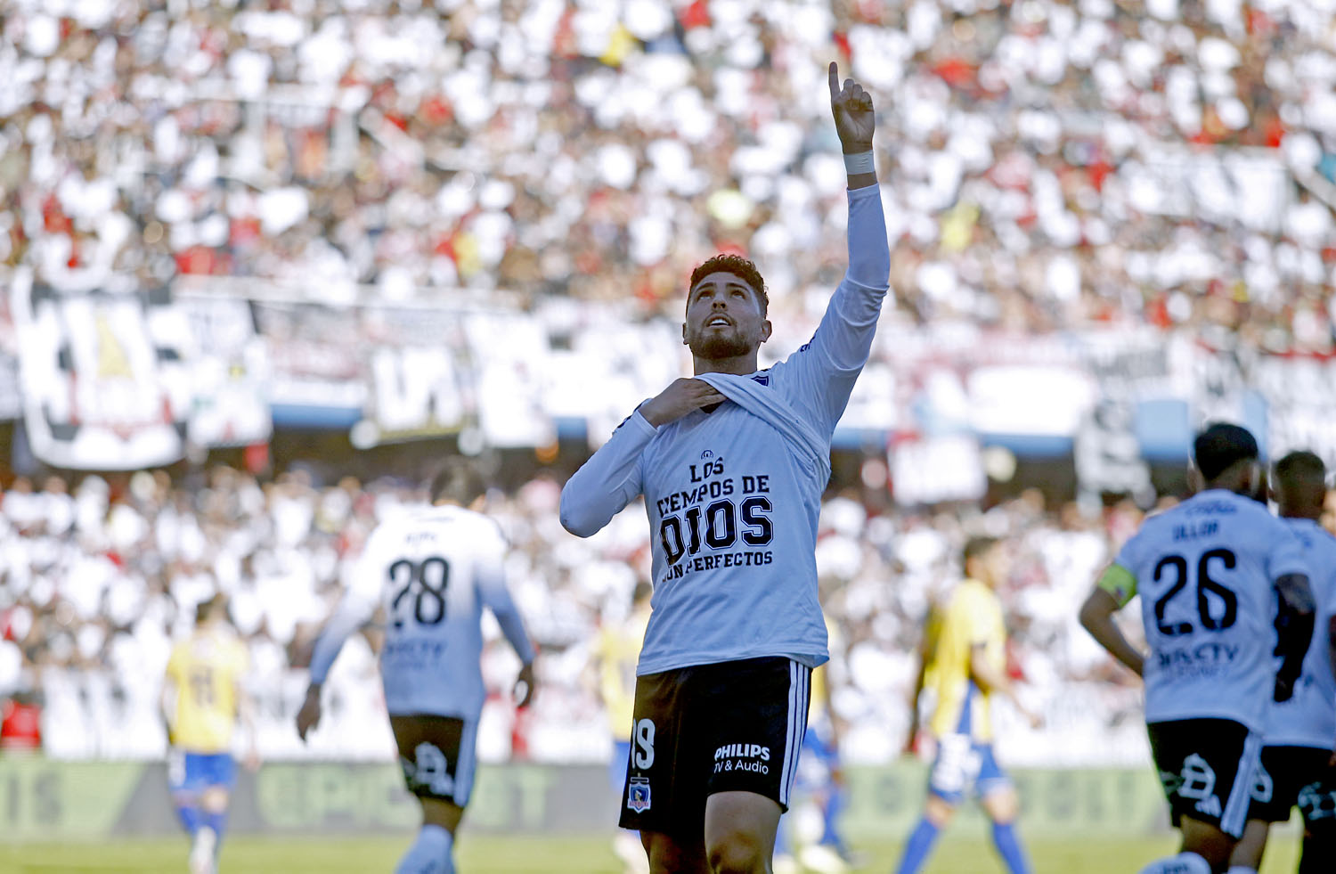 Colo-Colo golpea en la agonía y se queda con un triunfo clave en Concepción